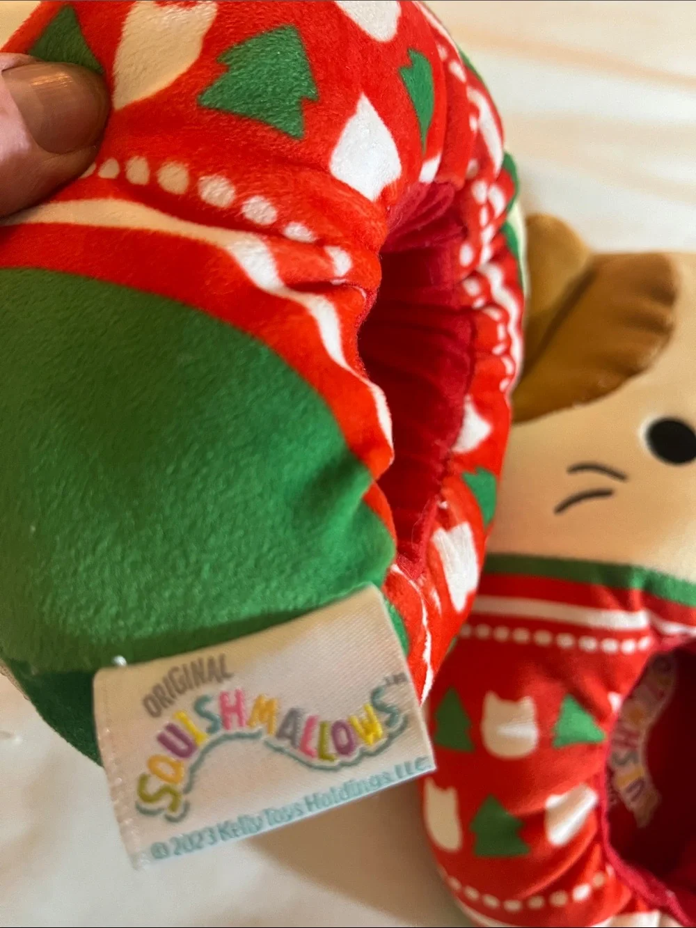 Swuishmallow Cam the Calico Cat holiday slippers. Limited edition size 4/5